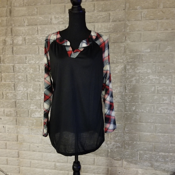 Very nice light weight shirt with plaid sleeves - Picture 2 of 6